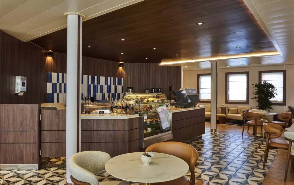 Windstar, Wind Surf, Yacht Club.jpg